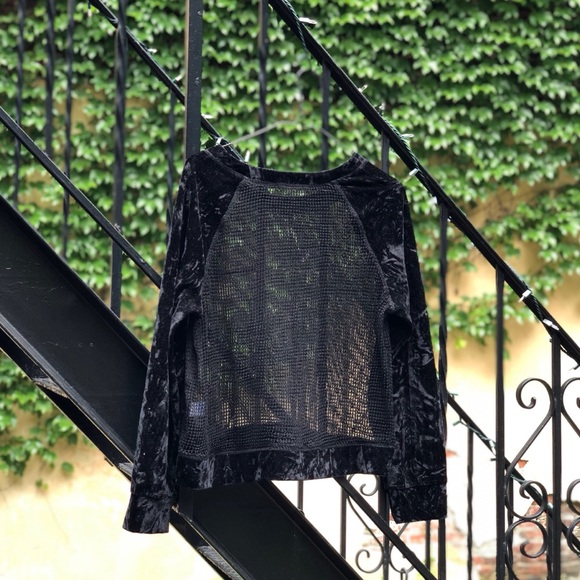 Lulumari Sheer Velvet Top - Picture 9 of 9